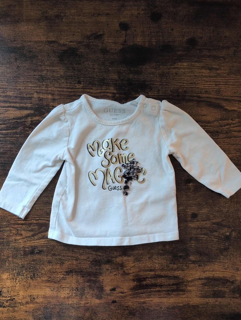 5/$25 Guess White Long-Sleeve Tee 3-6M